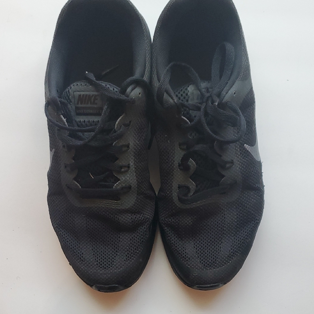 Nike Black Athletic Shoes Breathable Mesh Low-Top